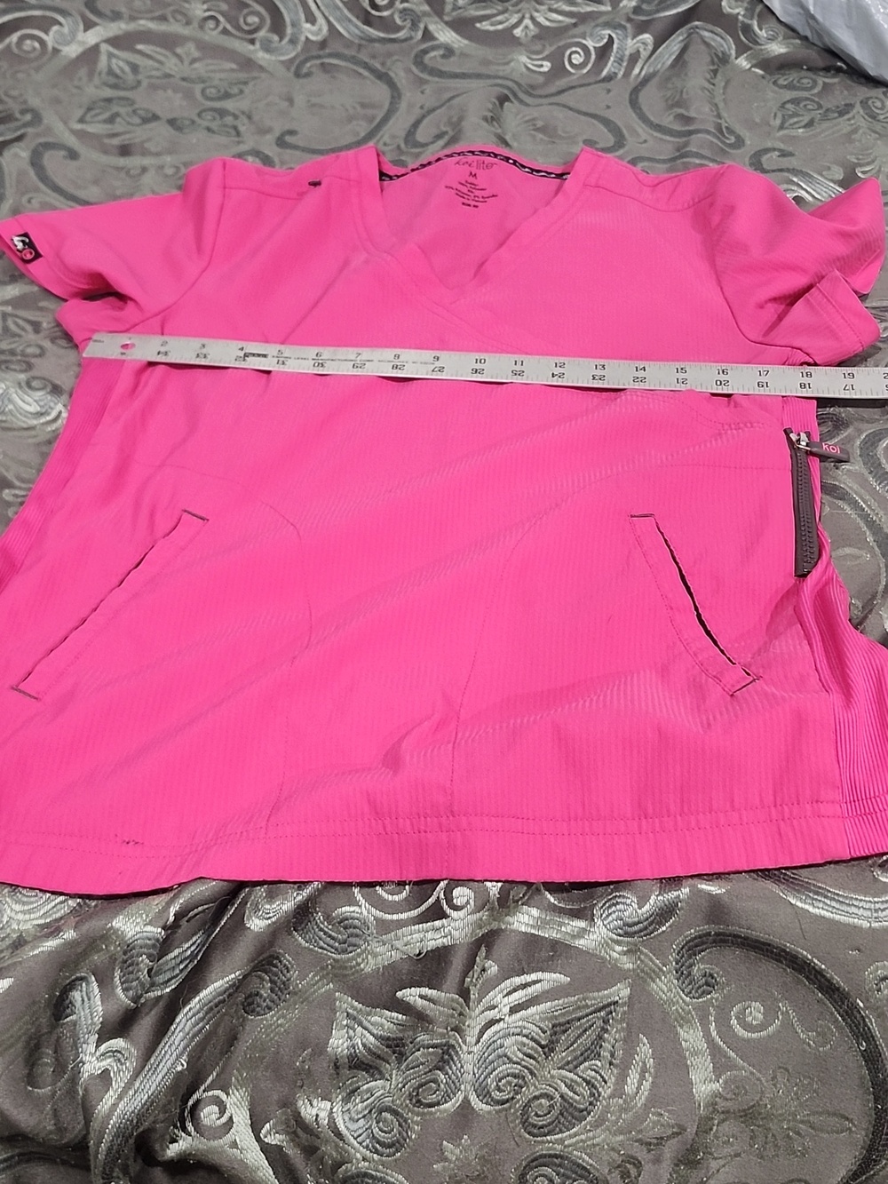 Koi Lite Bright Pink Slimfit Stretch Scrub Top Wuth Pinstripe Texture Sz M - Picture 2 of 6